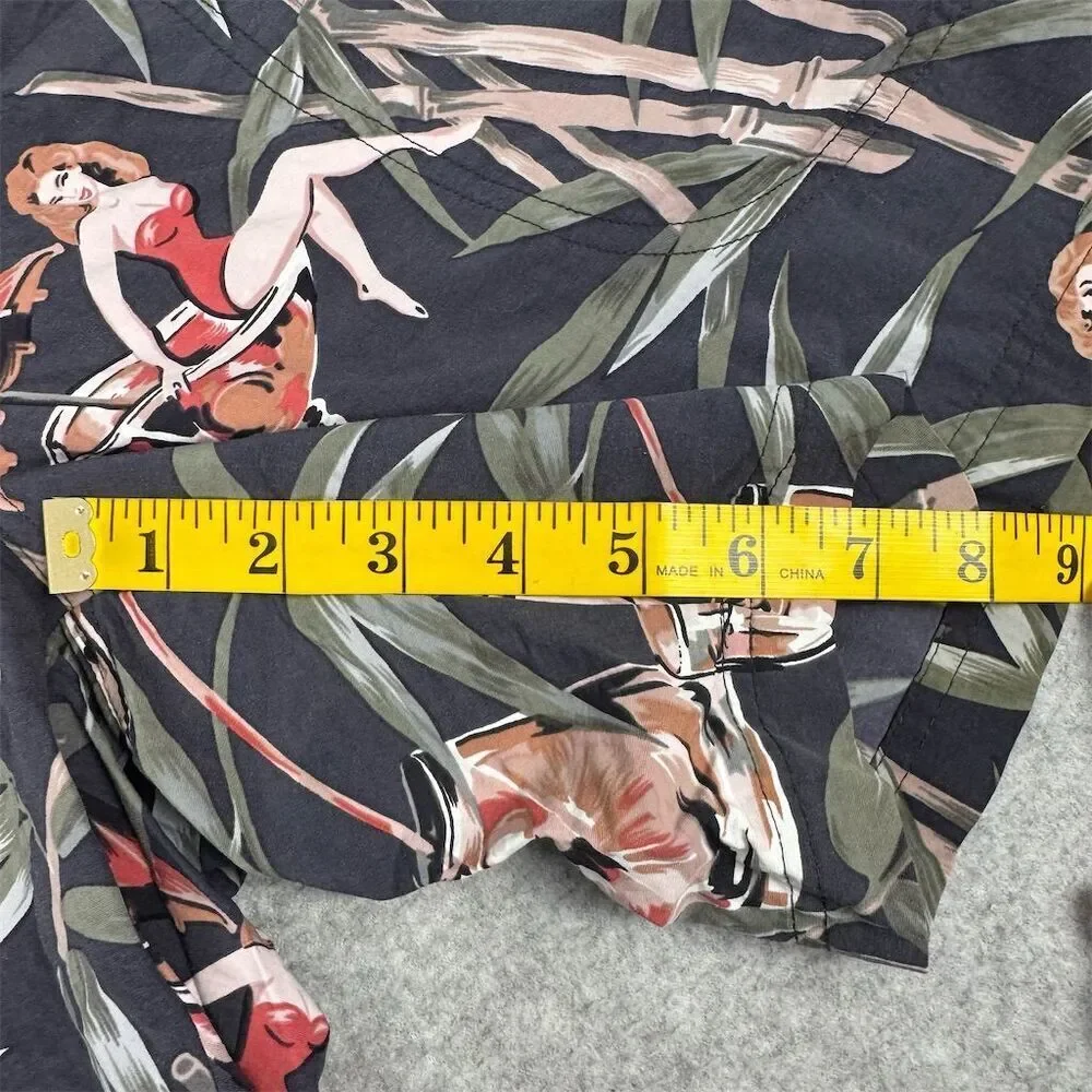 Tommy Bahama Men's Swim Trunks Size Large  Cocktail Print Tropical Shorts